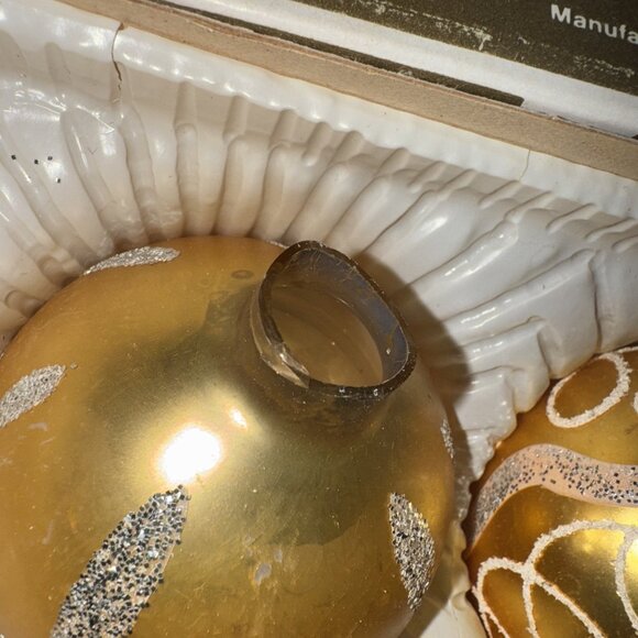 6 Vtg Lanissa Glass Christmas Ornaments Gold, Box, 3" - Picture 4 of 8